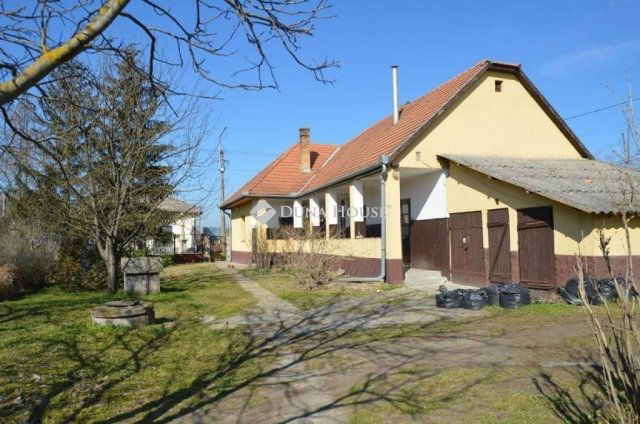 Eladó családi ház, Tápióbicskén 37.5 M Ft, 2 szobás