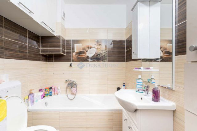 Eladó téglalakás, Mosonmagyaróváron 83.9 M Ft, 4 szobás