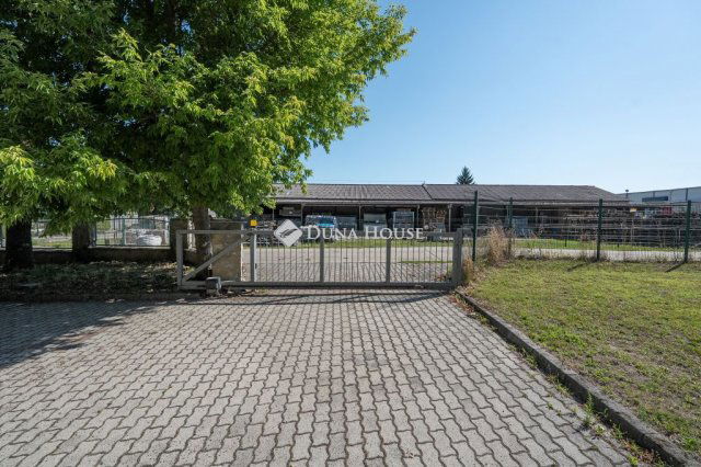 Kiadó ipari ingatlan, Tatabányán, Fürdő utcában 800 E Ft / hó