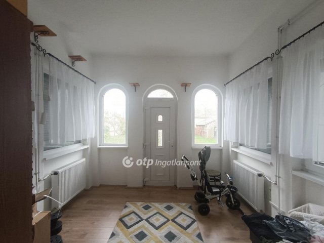 Eladó családi ház, Beszterecén 54 M Ft, 3 szobás