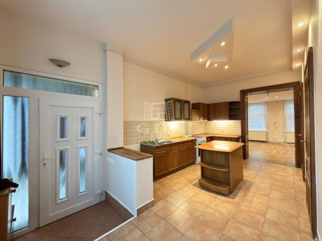 Kiadó téglalakás, albérlet, Székesfehérvárott 200 E Ft / hó