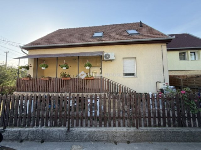 Eladó családi ház, Üllőn 145 M Ft, 5 szobás
