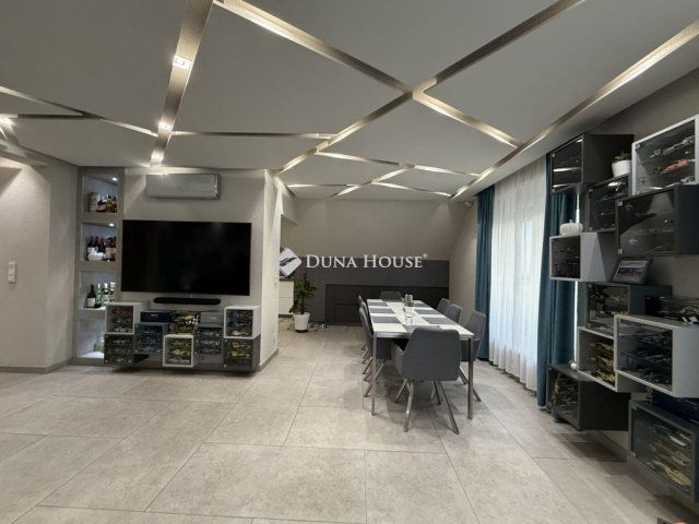 Eladó téglalakás, Érden 136.9 M Ft, 4 szobás