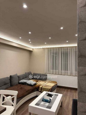 Eladó téglalakás, Egerben 69.9 M Ft, 2 szobás