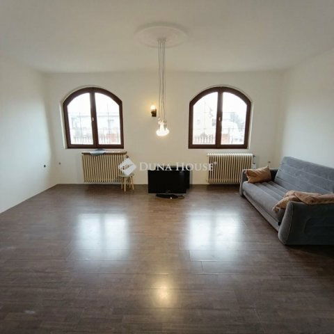 Eladó családi ház, Sándorfalván 110 M Ft, 4 szobás