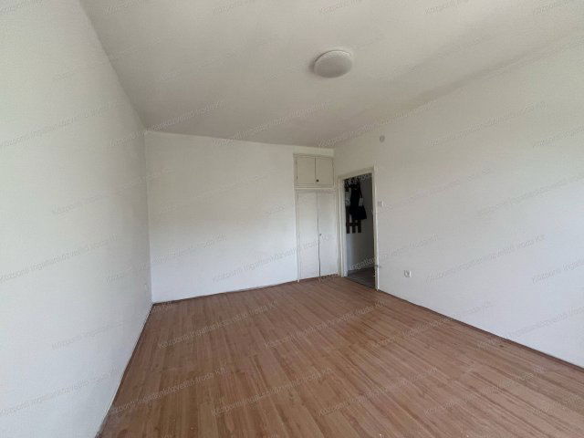 Eladó téglalakás, Oroszlányban 28.5 M Ft, 1 szobás