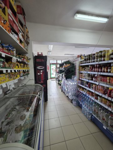 Eladó üzlethelyiség, Adonyban 49.99 M Ft, 1+3 szobás