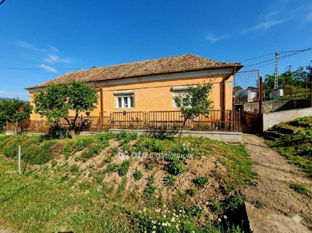 Eladó ikerház, Noszvajon 24.99 M Ft, 2 szobás