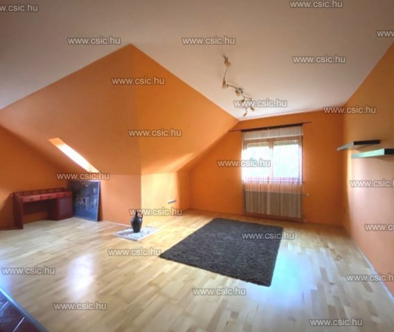 Eladó családi ház, Budapesten, III. kerületben 179.9 M Ft