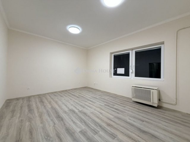 Eladó téglalakás, Cegléden 48.5 M Ft, 2 szobás