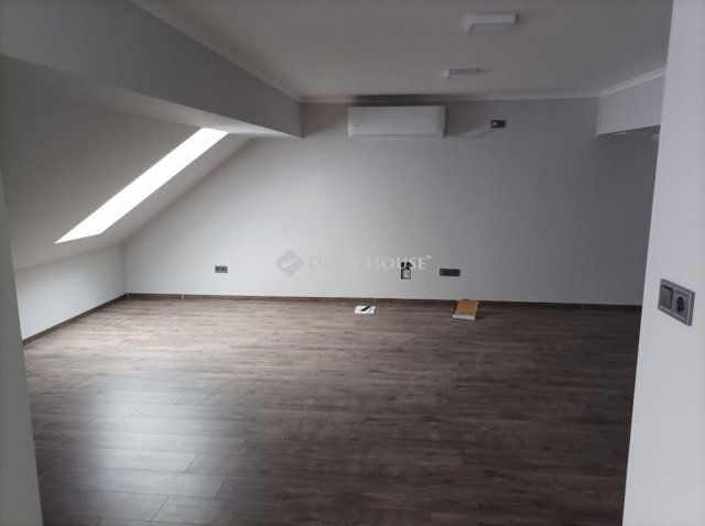 Eladó téglalakás, Pécsett, Szilágyi Dezső utcában 64.9 M Ft