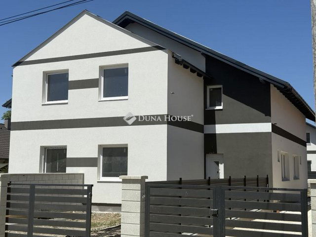 Eladó ikerház, Szigetszentmártonban 65.9 M Ft, 4 szobás