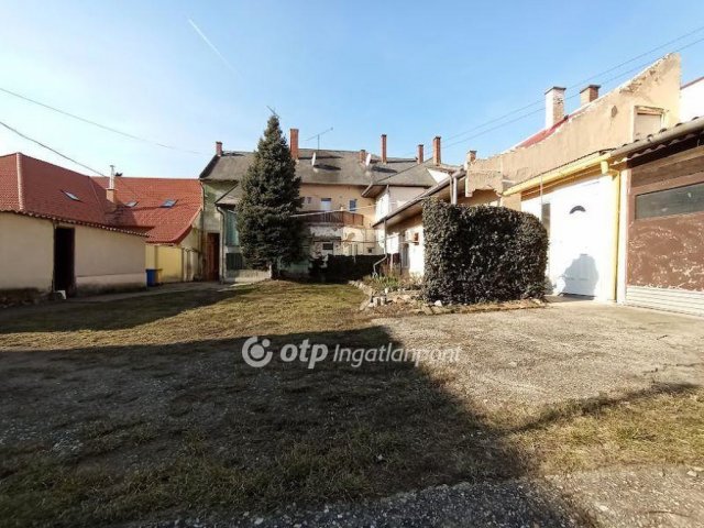 Eladó téglalakás, Gyöngyösön 28.5 M Ft, 1+1 szobás