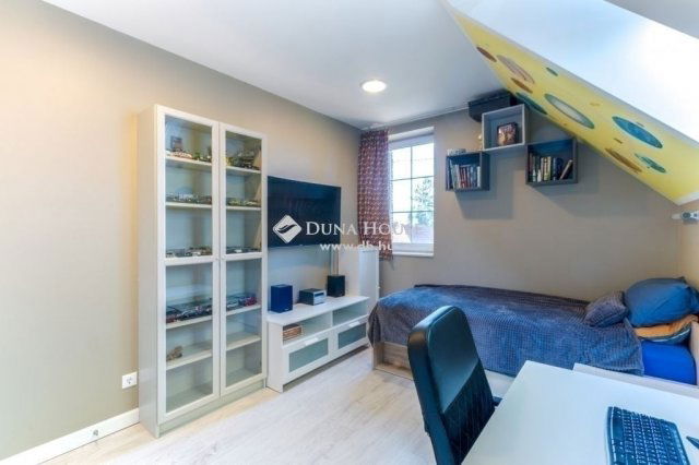 Eladó családi ház, Gödön 179.9 M Ft, 5 szobás