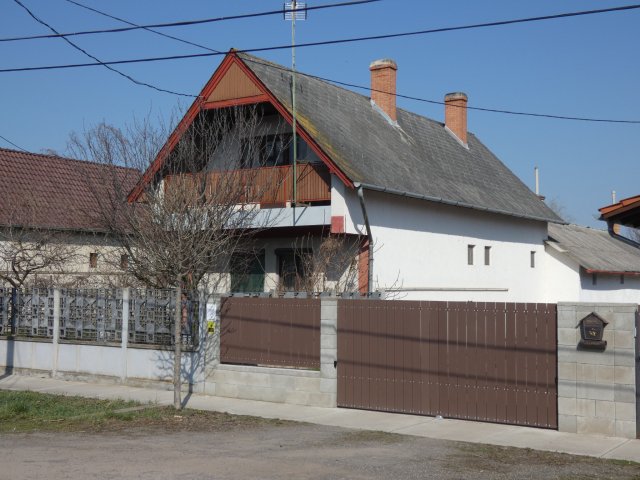 Eladó családi ház, Törökszentmiklóson 26.5 M Ft, 2 szobás
