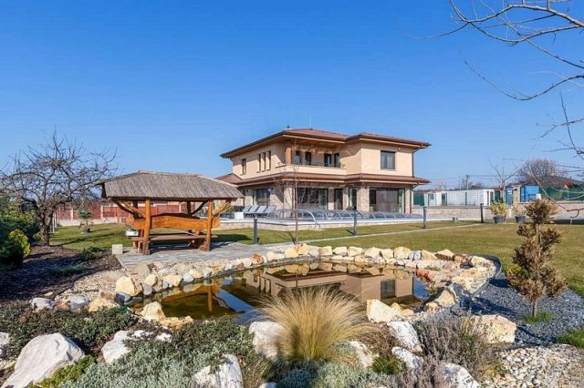 Eladó családi ház, Érden 419 M Ft, 5 szobás