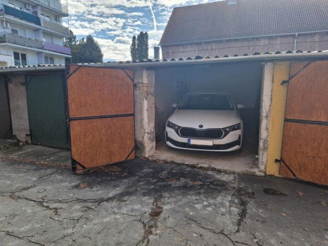 Eladó garázs, Kaposváron, Iskola közben 6.6 M Ft, 1 szobás