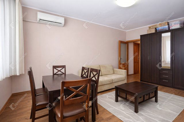 Eladó panellakás, Szegeden 57.9 M Ft, 3 szobás