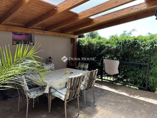 Eladó családi ház, Kecskeméten 128 M Ft, 4+1 szobás