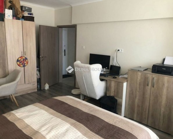 Eladó téglalakás, Pécsett 55.9 M Ft, 3 szobás