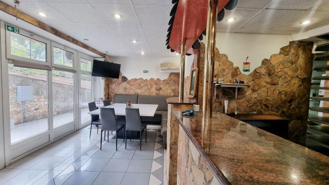 Eladó üzlethelyiség, Nyíregyházán 49 M Ft, 5 szobás