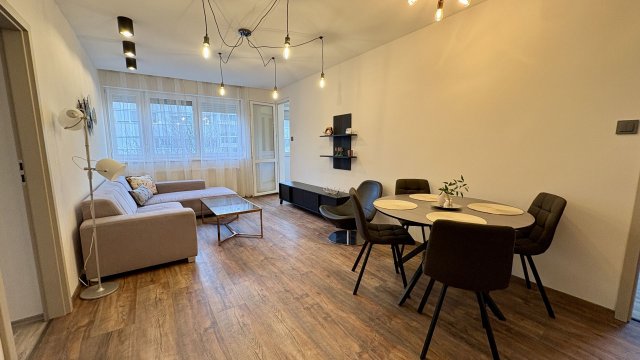 Kiadó téglalakás, albérlet, Debrecenben 450 E Ft / hó, 4 szobás