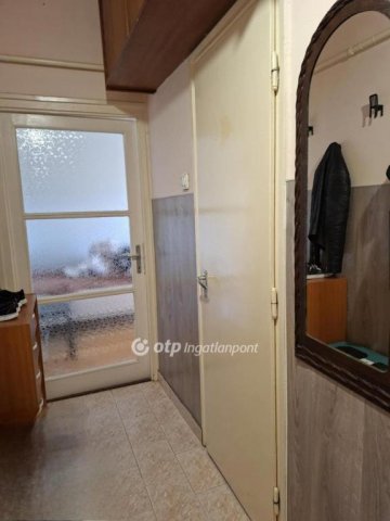 Eladó téglalakás, Hajdúböszörményen 65 M Ft, 2 szobás