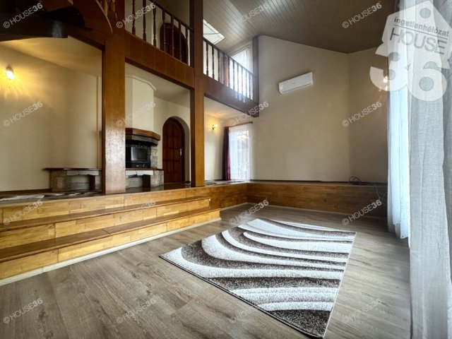 Eladó családi ház, Kecskeméten 123.9 M Ft, 7 szobás