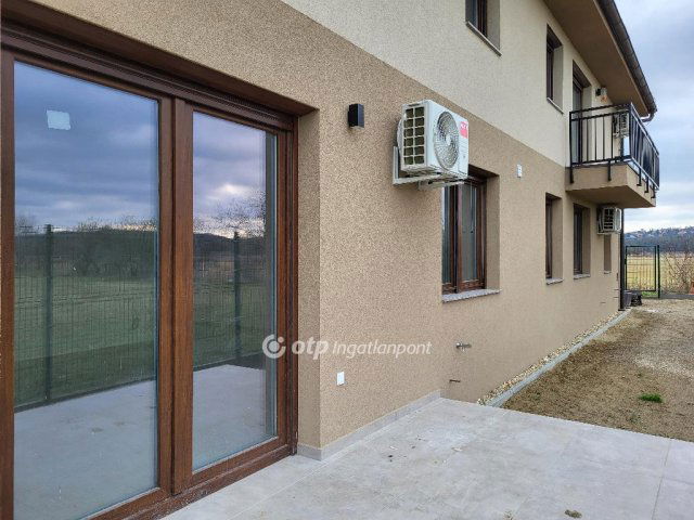 Eladó téglalakás, Szántódon 64.9 M Ft, 2 szobás