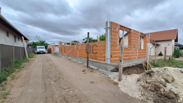 Eladó ikerház, Albertirsán 85 M Ft, 3 szobás