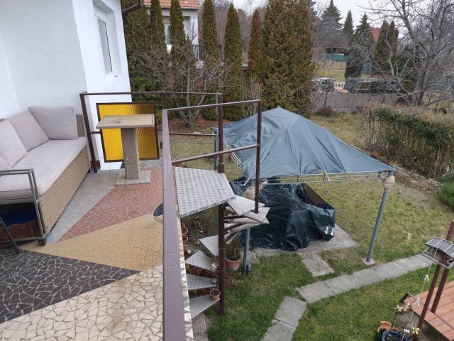 Eladó családi ház, Balatonalmádiban 139 M Ft, 5 szobás