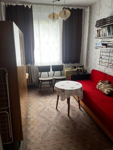 Eladó panellakás, Ajkán 48 M Ft, 1+3 szobás
