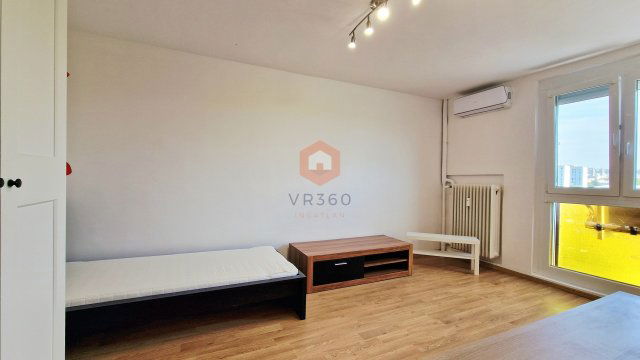 Kiadó panellakás, albérlet, Pécsett, Endresz György utcában
