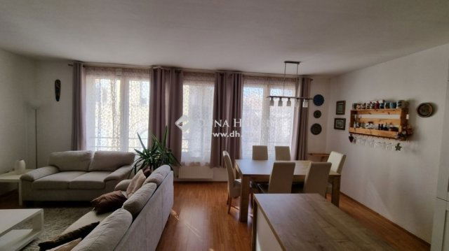 Eladó téglalakás, Debrecenben 125 M Ft, 4 szobás