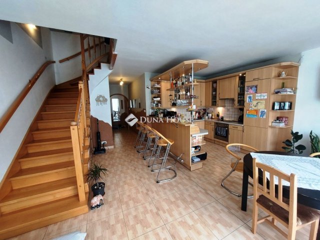 Kiadó ikerház, albérlet, Sopronban 291 E Ft / hó, 5 szobás