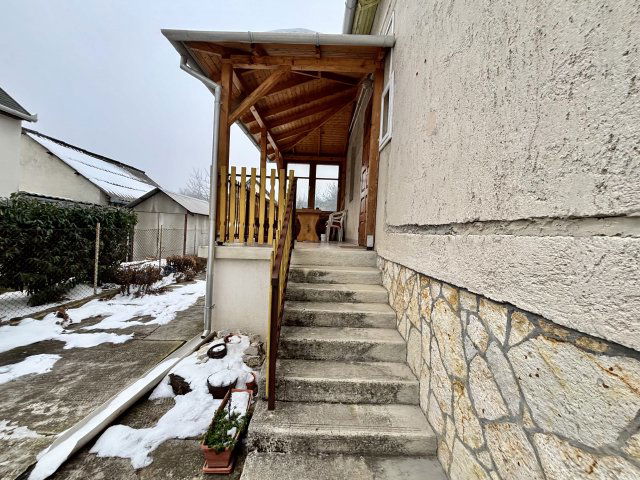 Eladó ikerház, Balatonfüreden 69.9 M Ft, 2+1 szobás