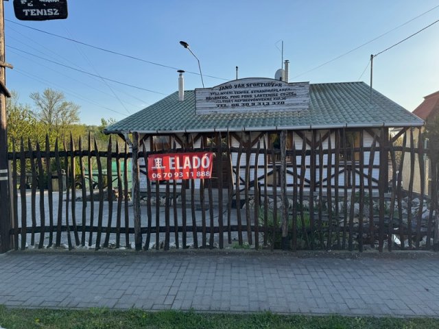 Eladó üzlethelyiség, Sóskúton 140 M Ft, 2 szobás