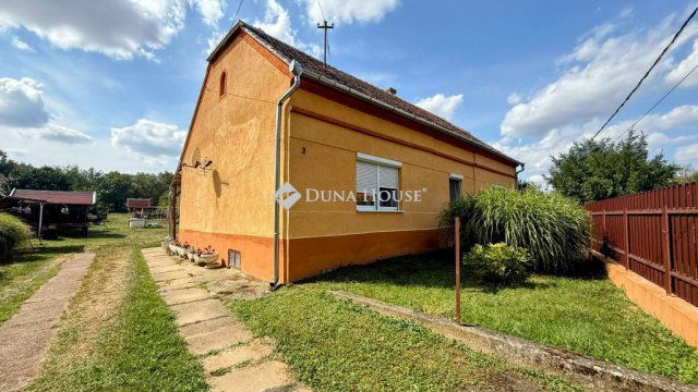 Eladó családi ház, Dukán 27 M Ft, 5 szobás