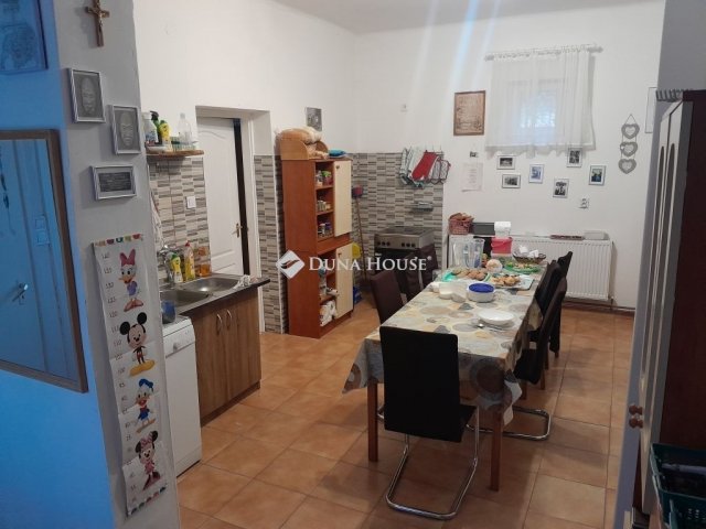 Eladó családi ház, Romándon 49.9 M Ft, 4 szobás