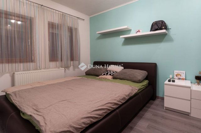 Eladó téglalakás, Dunakeszin 89.9 M Ft, 3 szobás