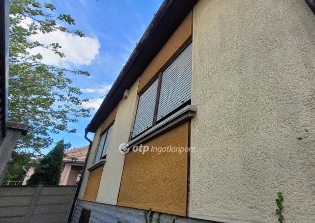 Eladó családi ház, Jászberényben 108 M Ft, 2 szobás