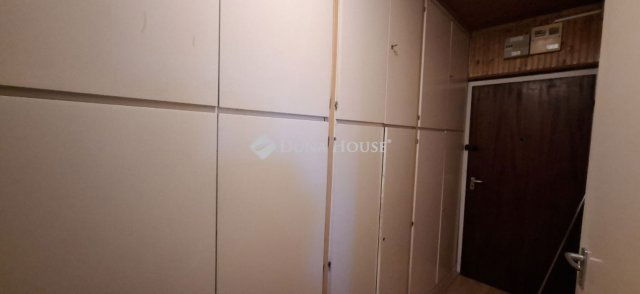 Eladó panellakás, Pécsett 39.99 M Ft, 2 szobás