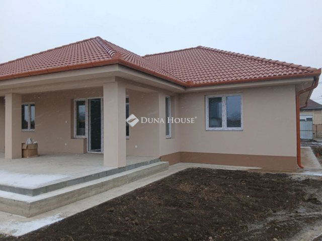 Eladó családi ház, Debrecenben 135 M Ft, 4 szobás