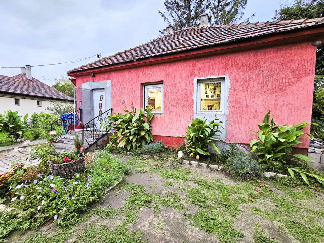 Eladó családi ház, Kiskunhalason 31.5 M Ft, 2 szobás