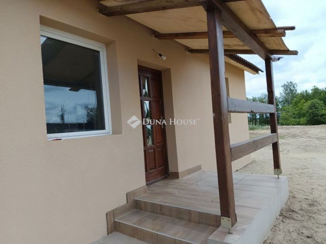 Eladó családi ház, Farmoson 29.9 M Ft, 4 szobás