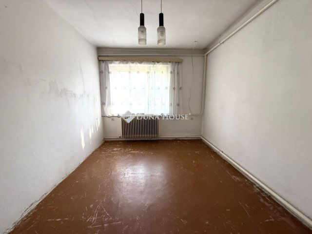 Eladó családi ház, Mendén 50 M Ft, 3 szobás
