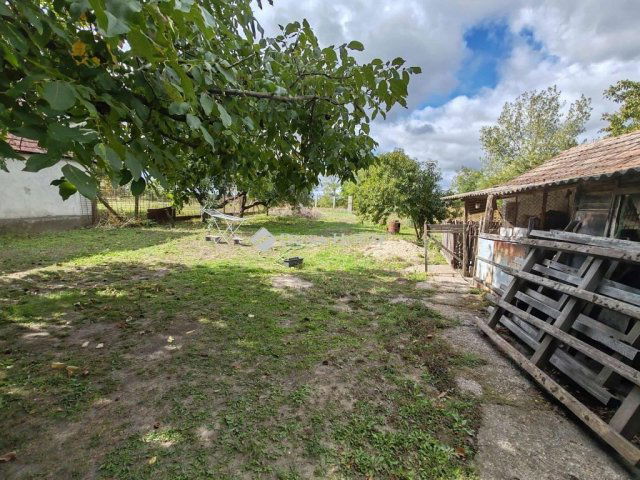 Eladó családi ház, Szabadszálláson 32.8 M Ft, 3 szobás