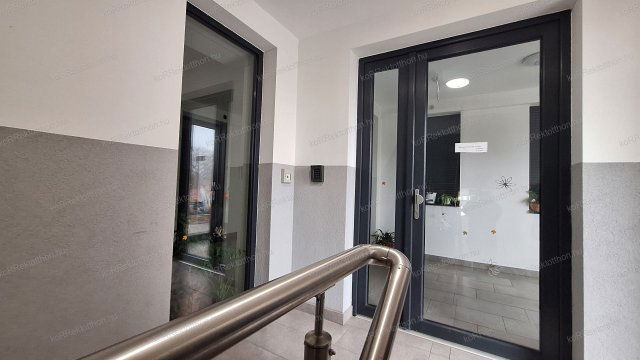 Eladó téglalakás, Jászberényben 55.99 M Ft, 3 szobás