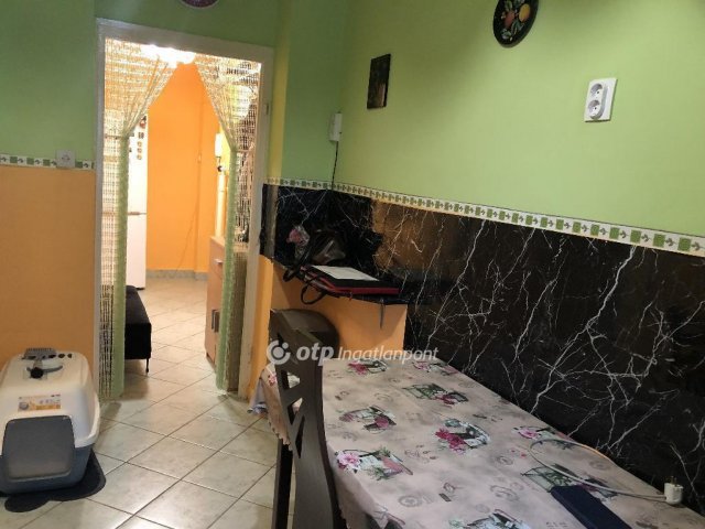 Eladó téglalakás, Ajkán 41.99 M Ft, 2 szobás