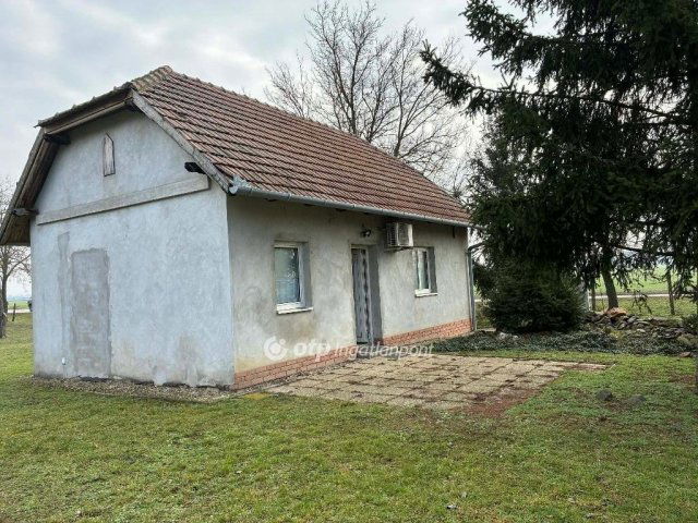Eladó mezogazdasagi ingatlan, Sarkadon 15 M Ft, 1 szobás